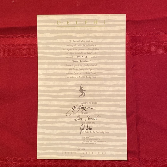 Elvis Presley: Looking at a Legend Delphi Collector Plate - 8 1/2” - Picture 3 of 7